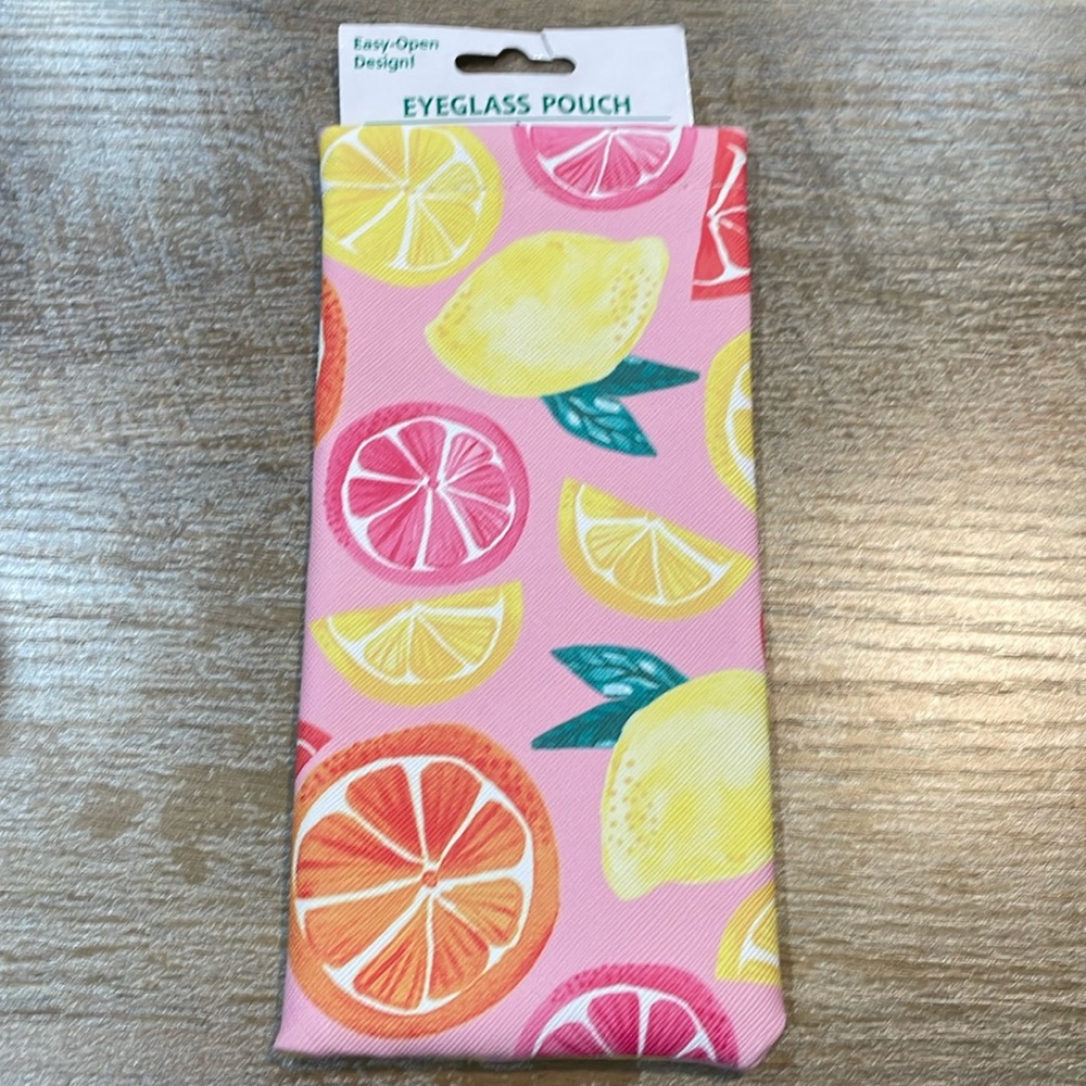 Eyeglass pouch